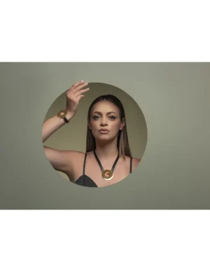 Moora Bransoleta ze skóry oraz pozłacanej stali szlachetnej* Bransolety