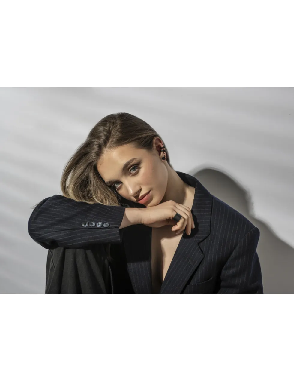 Moora Delikatne kolczyki blaszki z czarnej matowej stali szlachetnej* Kolczyki