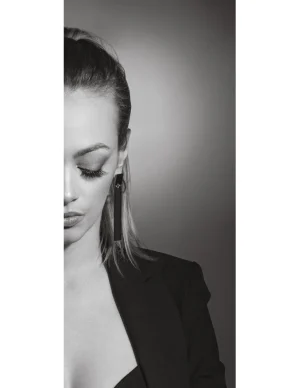 Moora Dwa różne kolczyki z czarnej stali szlachetnej* Kolczyki