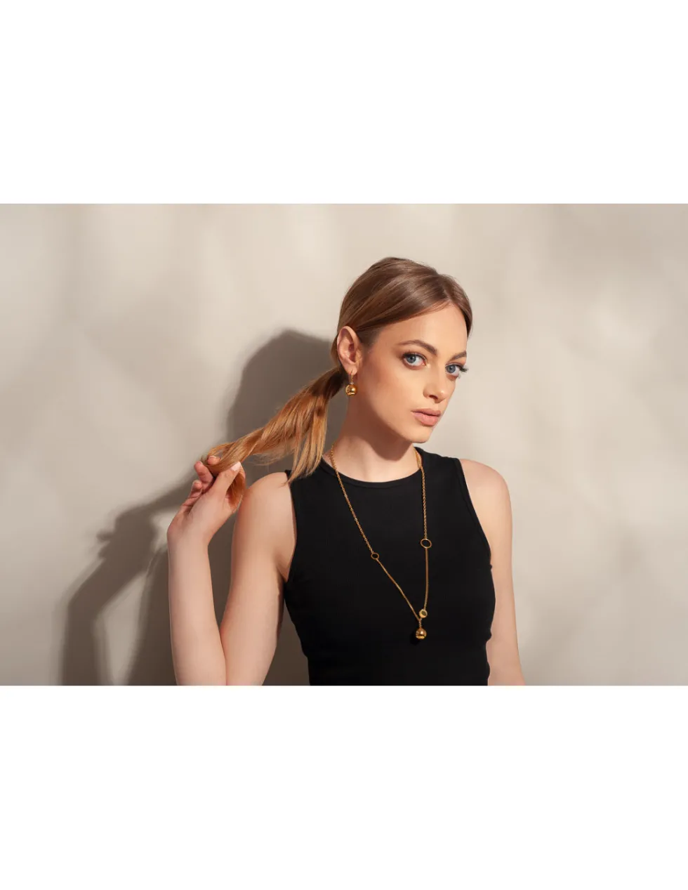 Moora Kolczyki kule z pozłacanego srebra oraz stali szlachetnej* Kolczyki