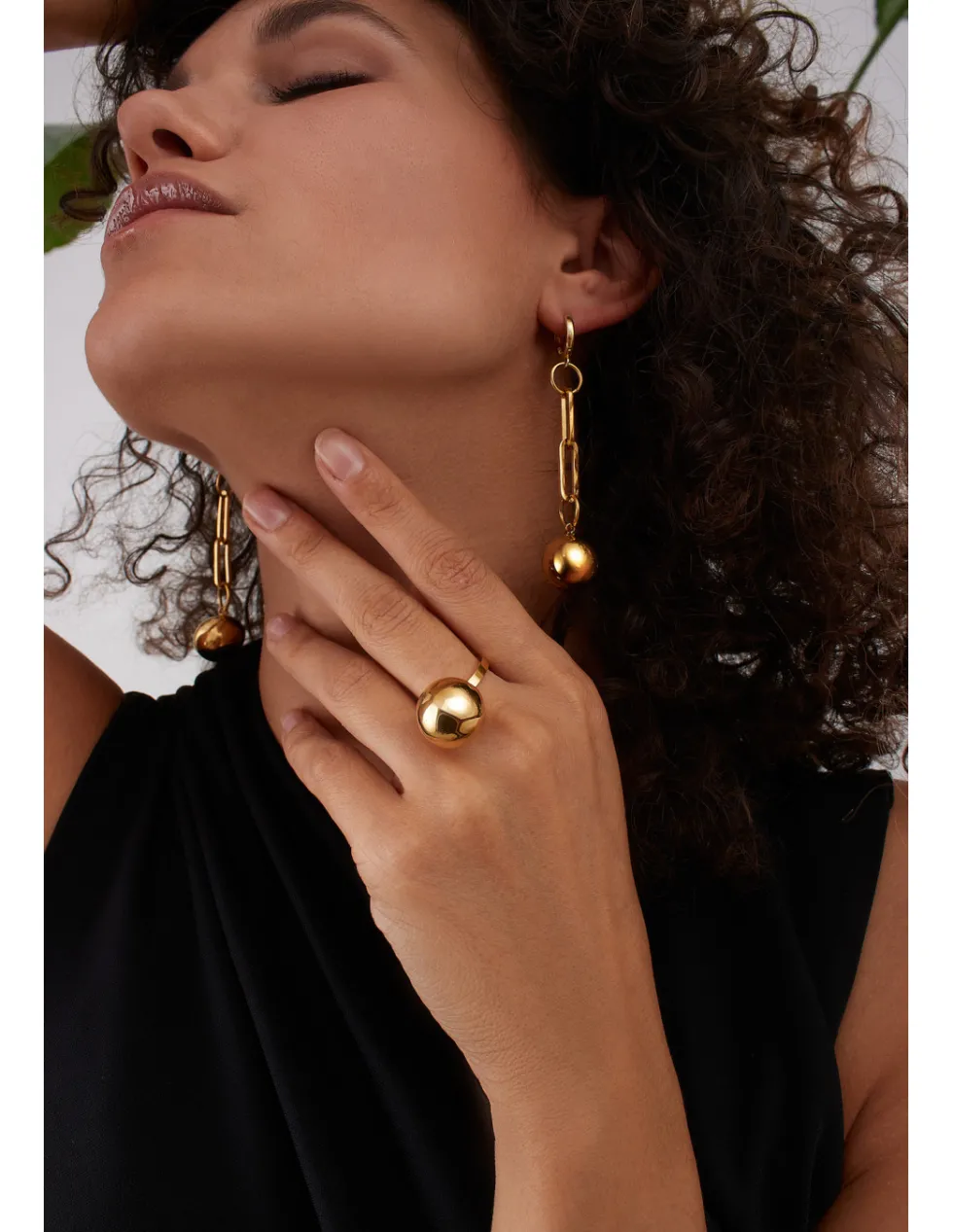 Moora Pierścionek duża kula z pozłacanej stali szlachetnej* Pierścionki