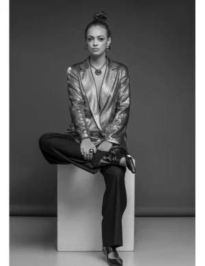 Moora Ponadczasowy pozłacany naszyjnik z ozdobną półkulą.* Naszyjniki