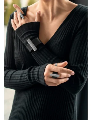 Moora Szeroki pierścionek ze skóry oraz stali* Pierścionki